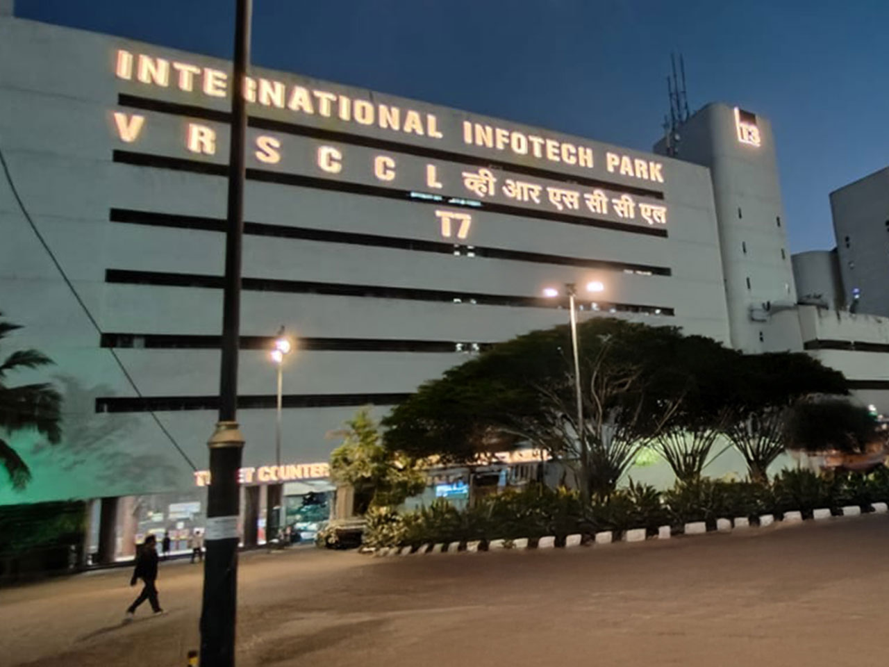 led-signage-vashi-station2